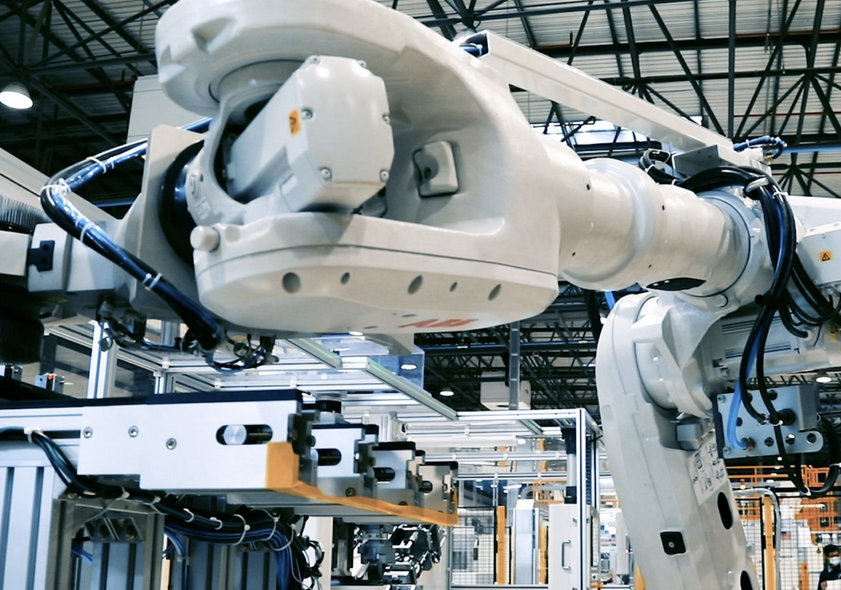 “經濟向好+利好因素” 汽車產業數據亮眼 展現強大國際競爭力